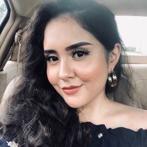 Meet your Posher, Daniela